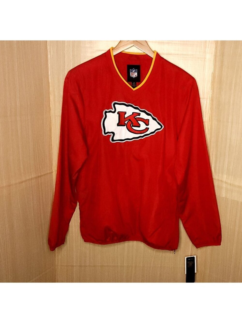 NFL Mens New Kansas City Chiefs Red Windbreaker Pullover Medium
